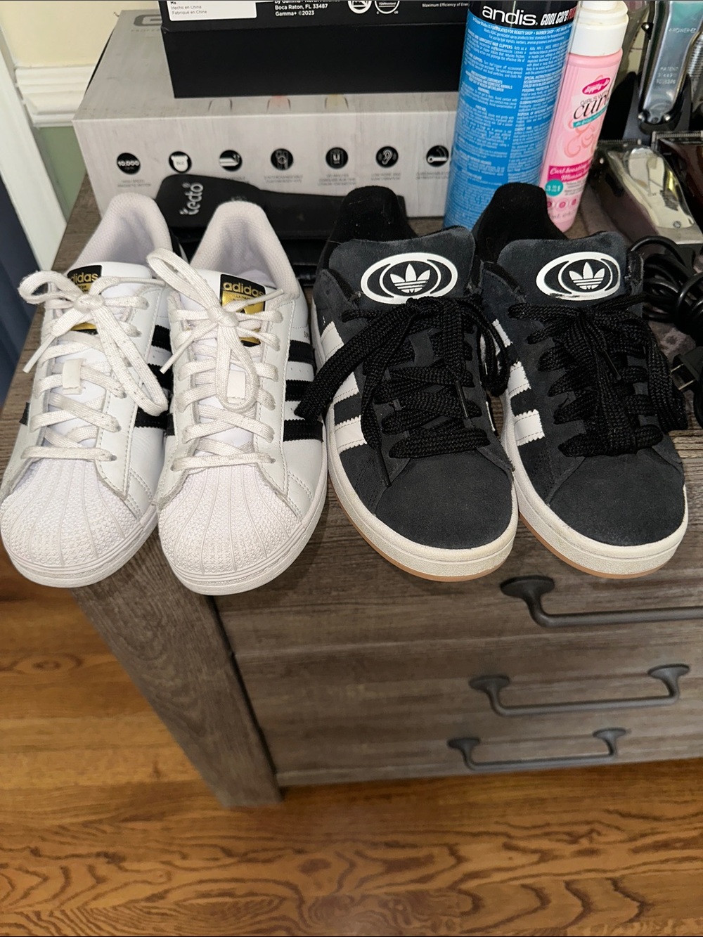 adidas Kids Sneakers Duo - shell toe and campus White/Black EUC 3y-3.5y.